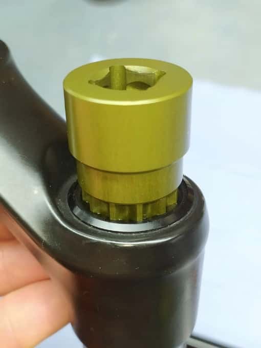 Шлицевой ключ для топ кэпов вилок RS