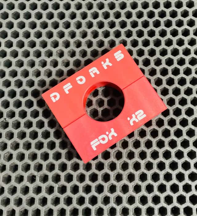 Губки для зажима корпуса амортизатора Fox X2