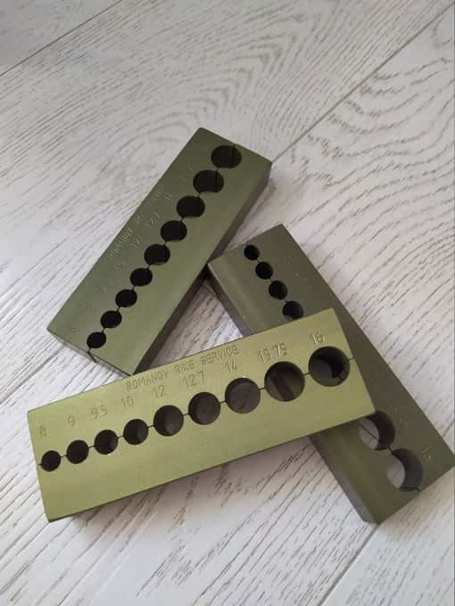 Губки для зажима штока демпфера вилок и амортизаторов