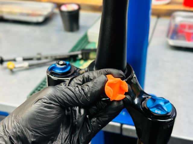 Открывашка для крышек вилок Fox/RS/Lefty крестовая